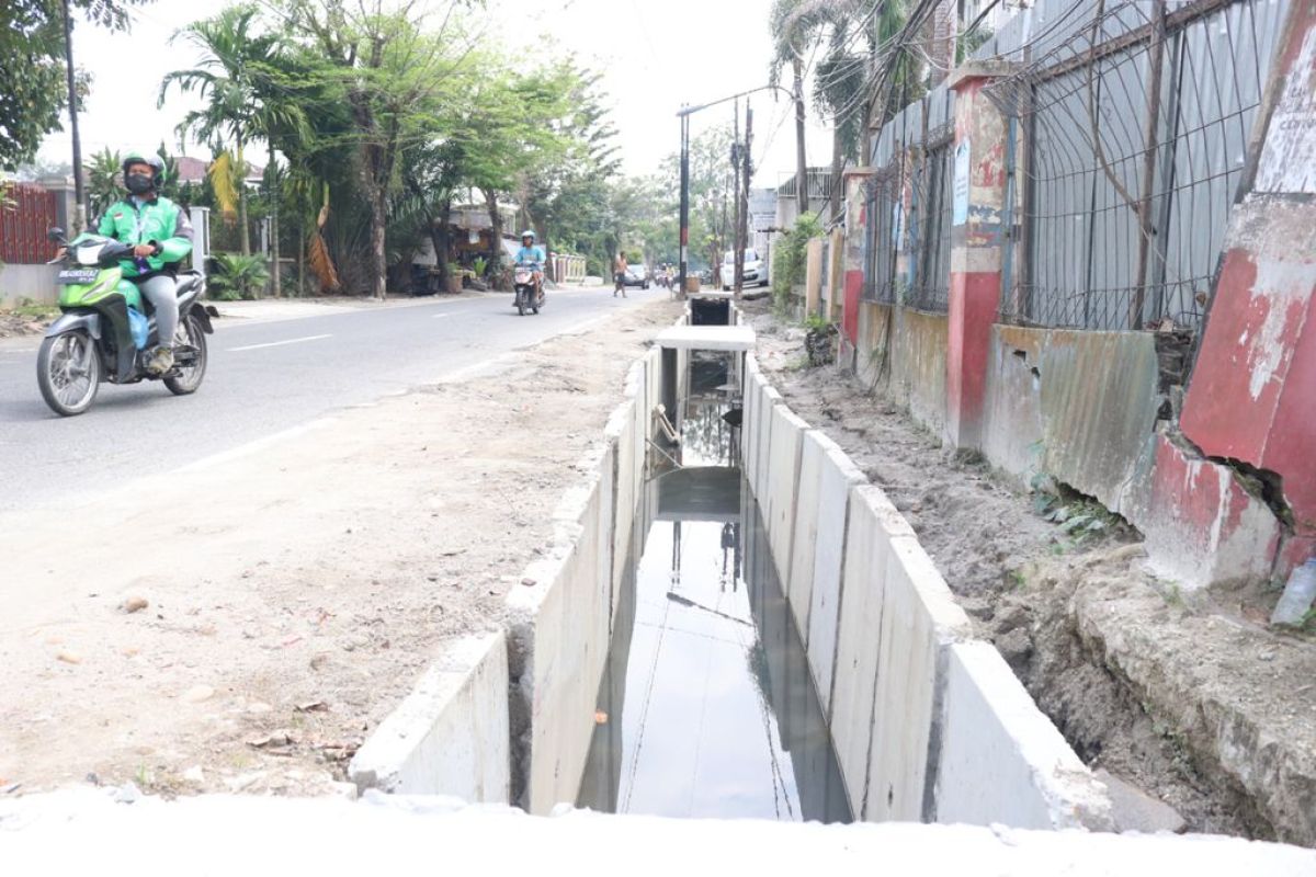 Anggota DPRD Medan Syaiful Ramadhan minta pemasangan drainase beton ditunda