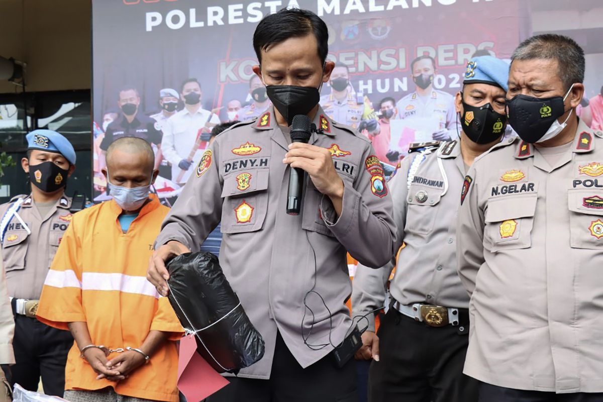 Polisi gagalkan peredaran satu kilogram ganja di Kota Malang