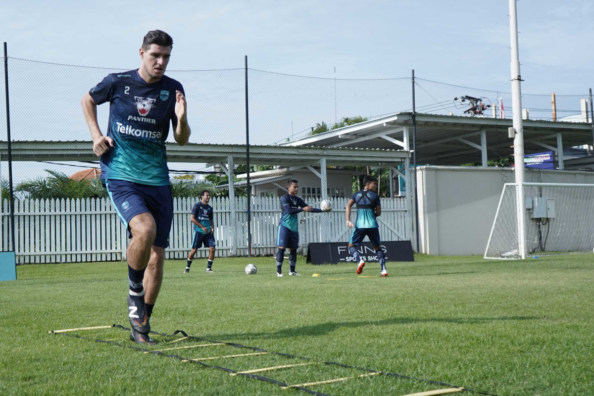 Persib kebut persiapan hadapi PSS Sleman