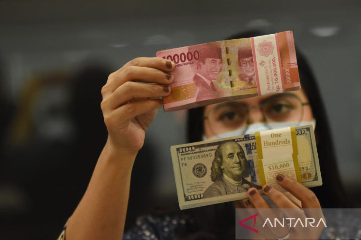 Rupiah Jumat pagi melemah tipis 2 poin