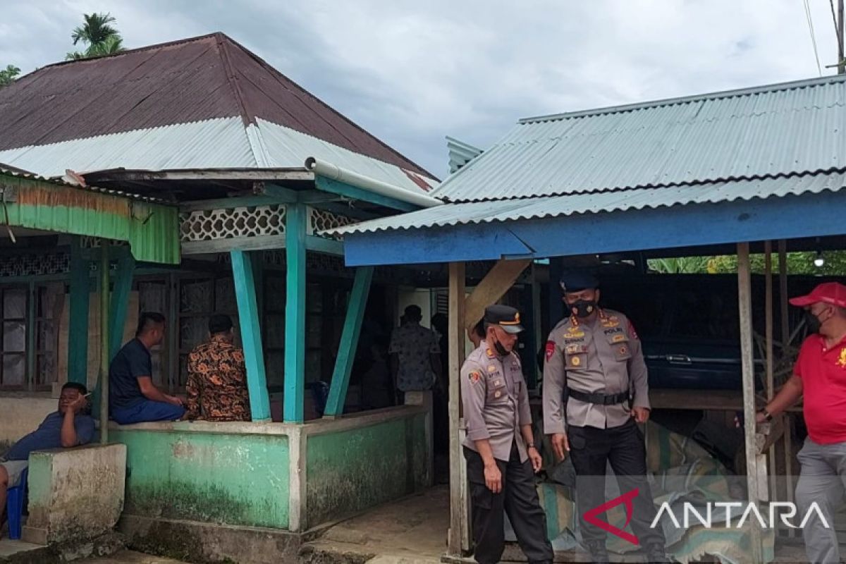 Densus 88 menangkap terduga teroris di Kabupaten Bengkulu Tengah
