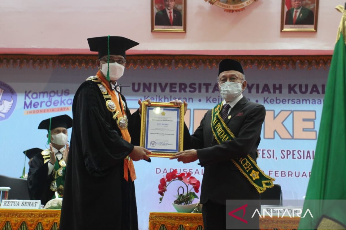 Wali Nanggroe Aceh terima anugerah tokoh perdamaian USK Award 2022