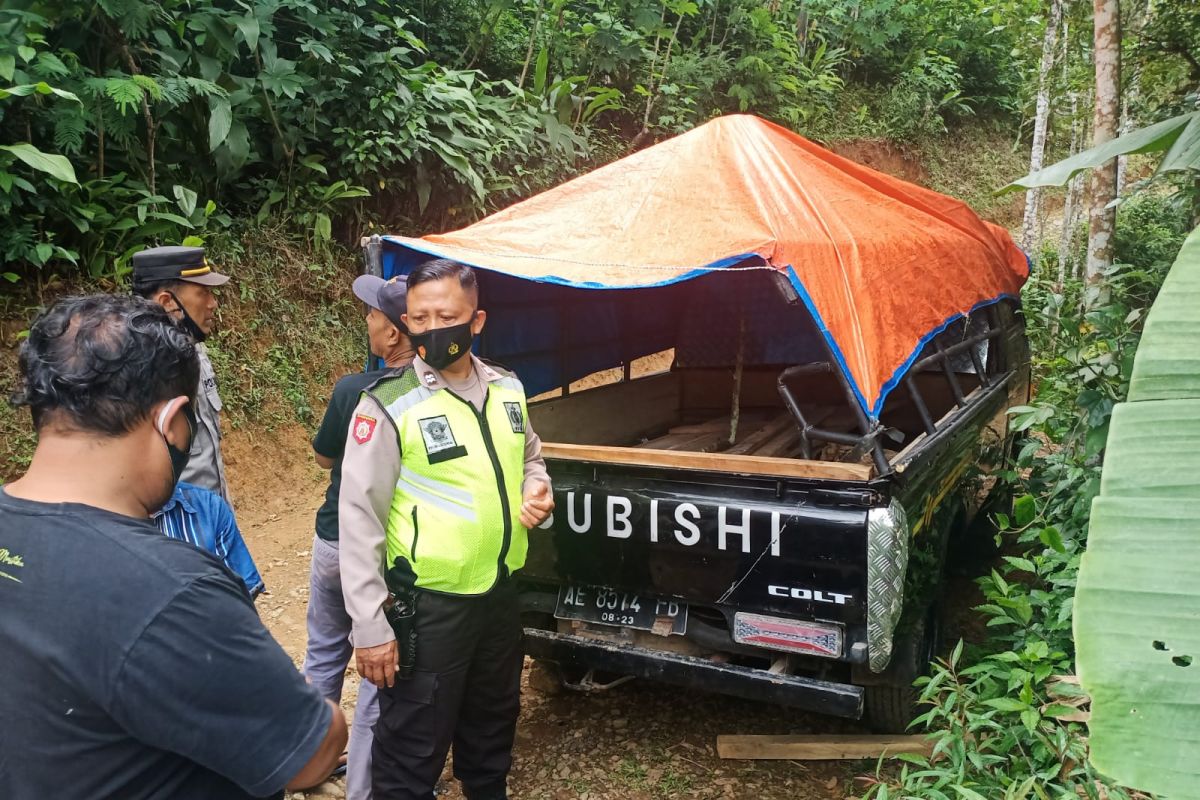 Polisi selidiki kecelakaan pikap angkut rombongan pengantin di Trenggalek