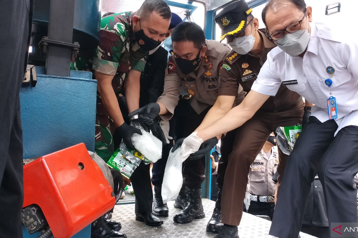 Riau police destroy 82.9 kg of seized drugs