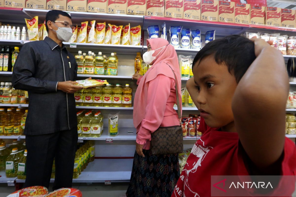 Pemkot Banda Aceh Sidak Ke Gudang Distibutor Minyak Goreng - ANTARA News