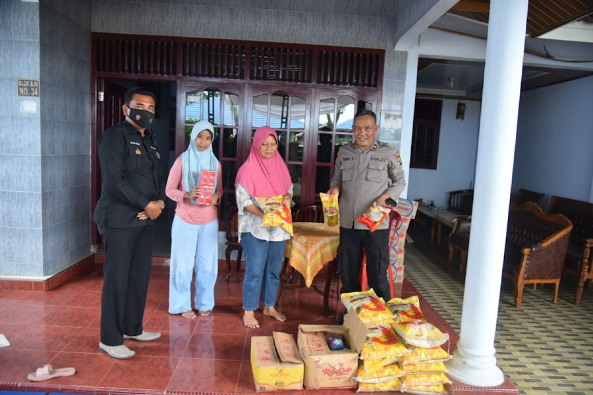 Kapolda Lampung beri tali asih kepada keluarga (alm) AKBP M. Marmin