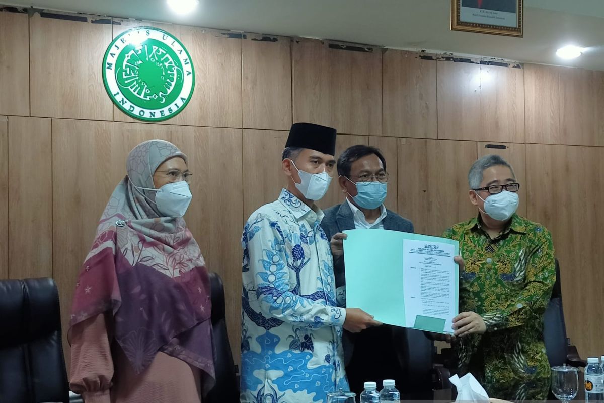 Vaksin Merah Putih kantongi sertifikat halal dari MUI