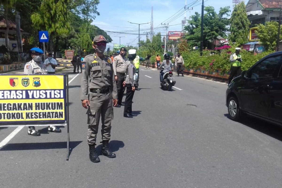 Pemkot Madiun bersama polisi gencarkan operasi yustisi prokes