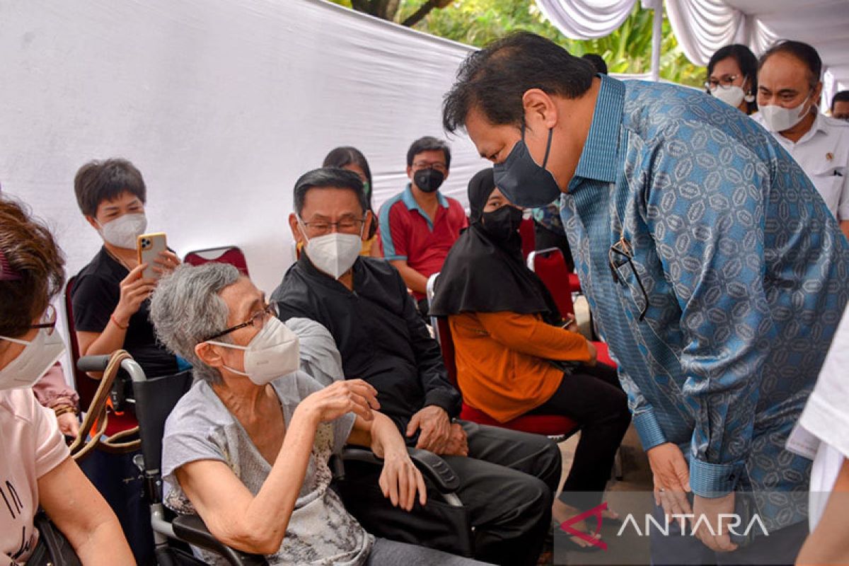 Airlangga: Vaksinasi COVID-19 dosis ketiga capai 6,3 juta akseptor