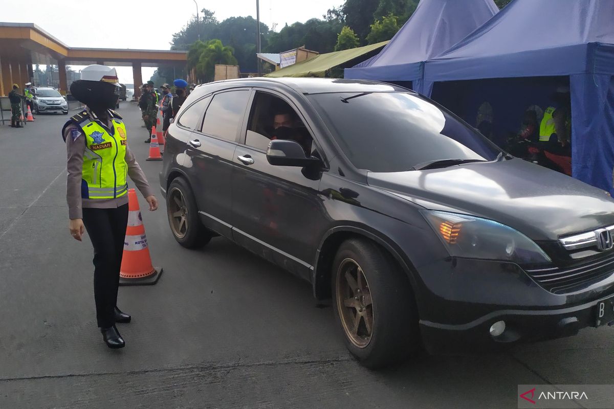 Polrestabes Bandung mulai berlakukan ganjil-genap di lima gerbang tol