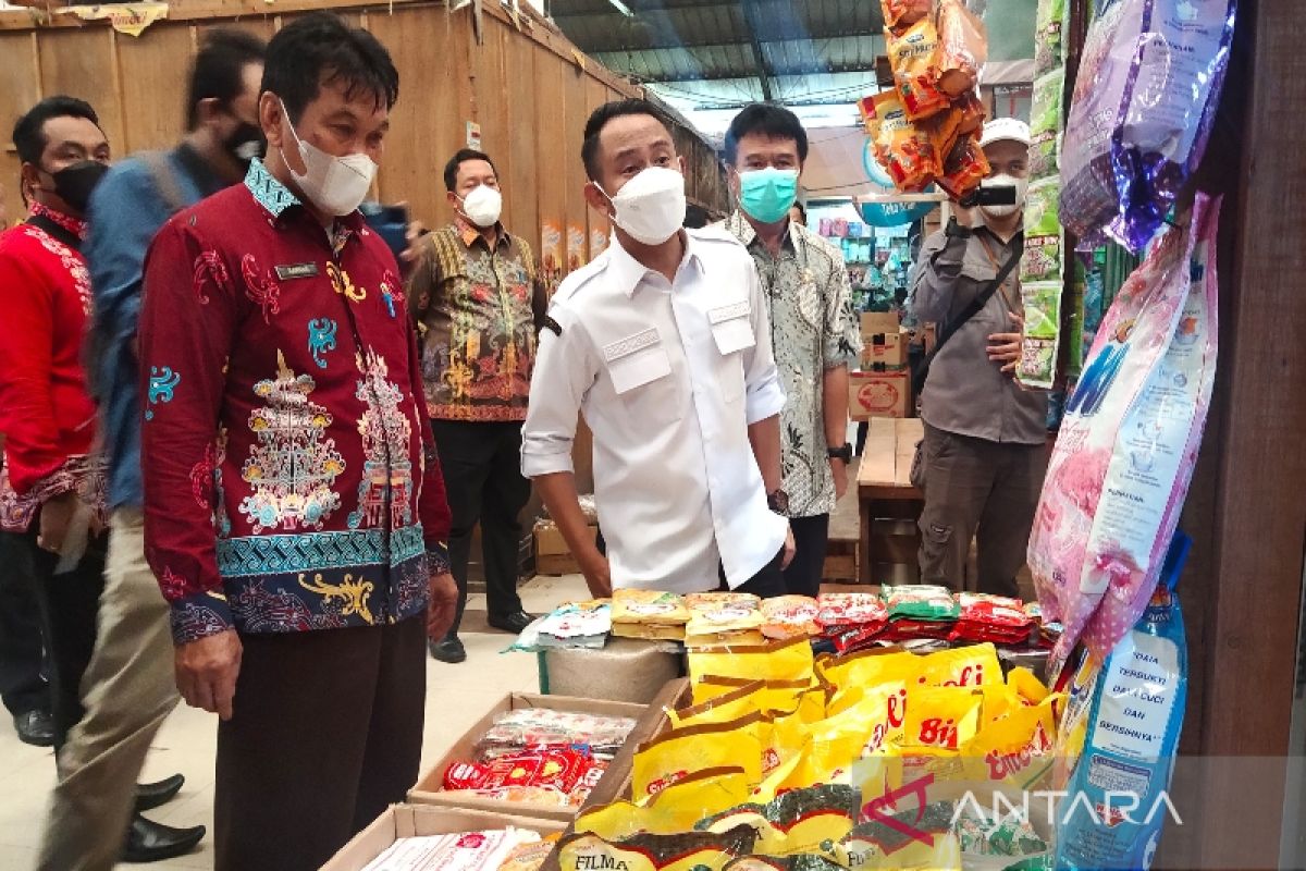 Pedagang di Palangka Raya belum jual minyak goreng sesuai HET