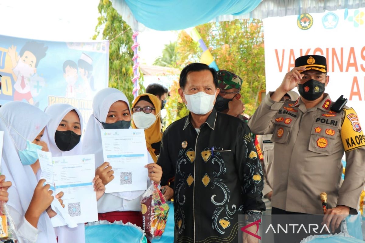 Bupati Tapin minta orang tua ajak anak ikut vaksinasi