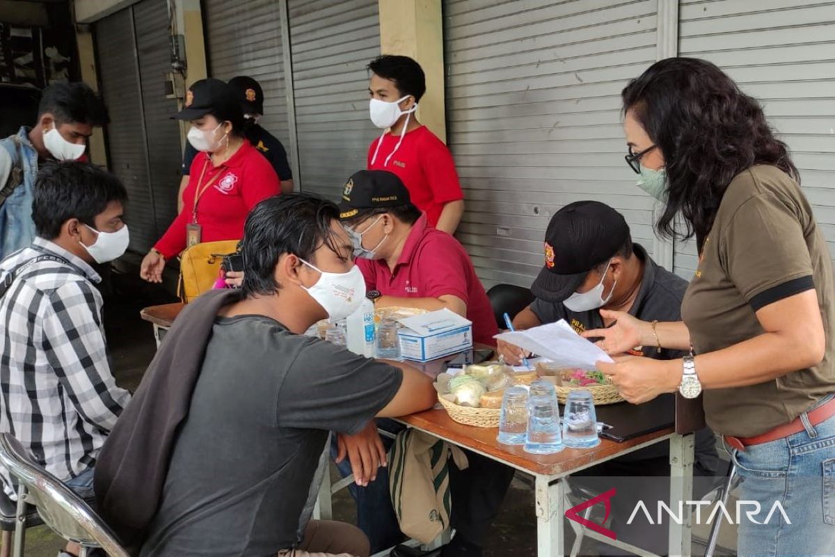 Tim Yustisi Denpasar tindak 19 pelanggar prokes