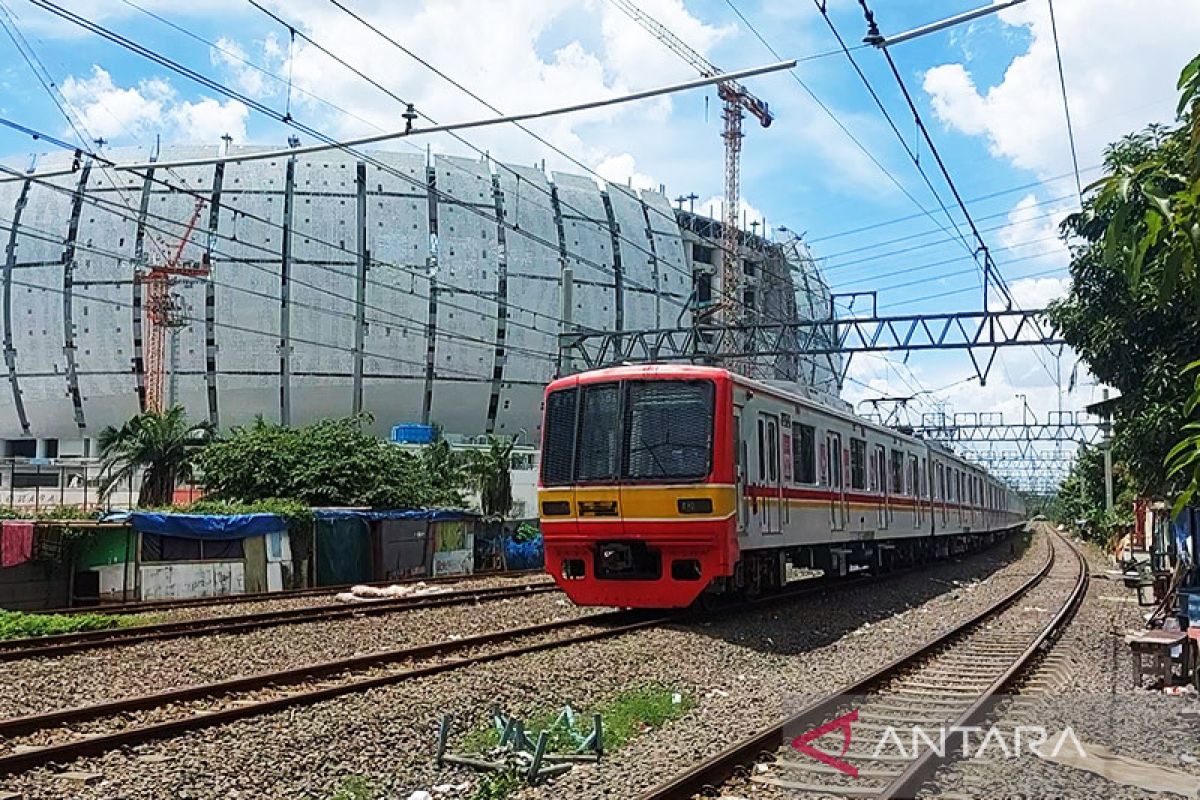 PT KAI imbau warga tak dirikan bangunan di pinggir rel KA Jakarta