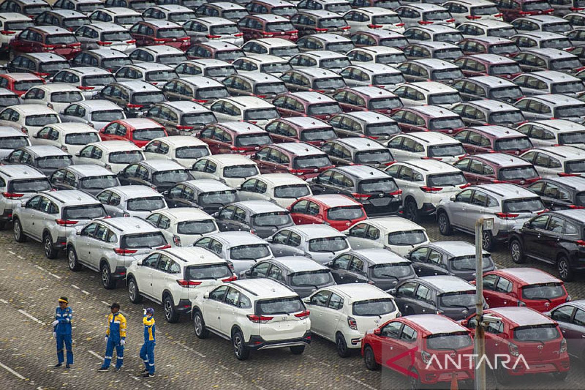 Penjualan kendaraan baru diperkirakan terganggu akibat BBM naik