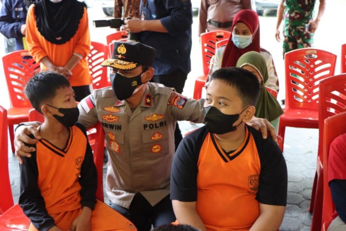 Wakapolda Kaltara tinjau langsung pelaksanaan vaksinasi serentak Indonesia