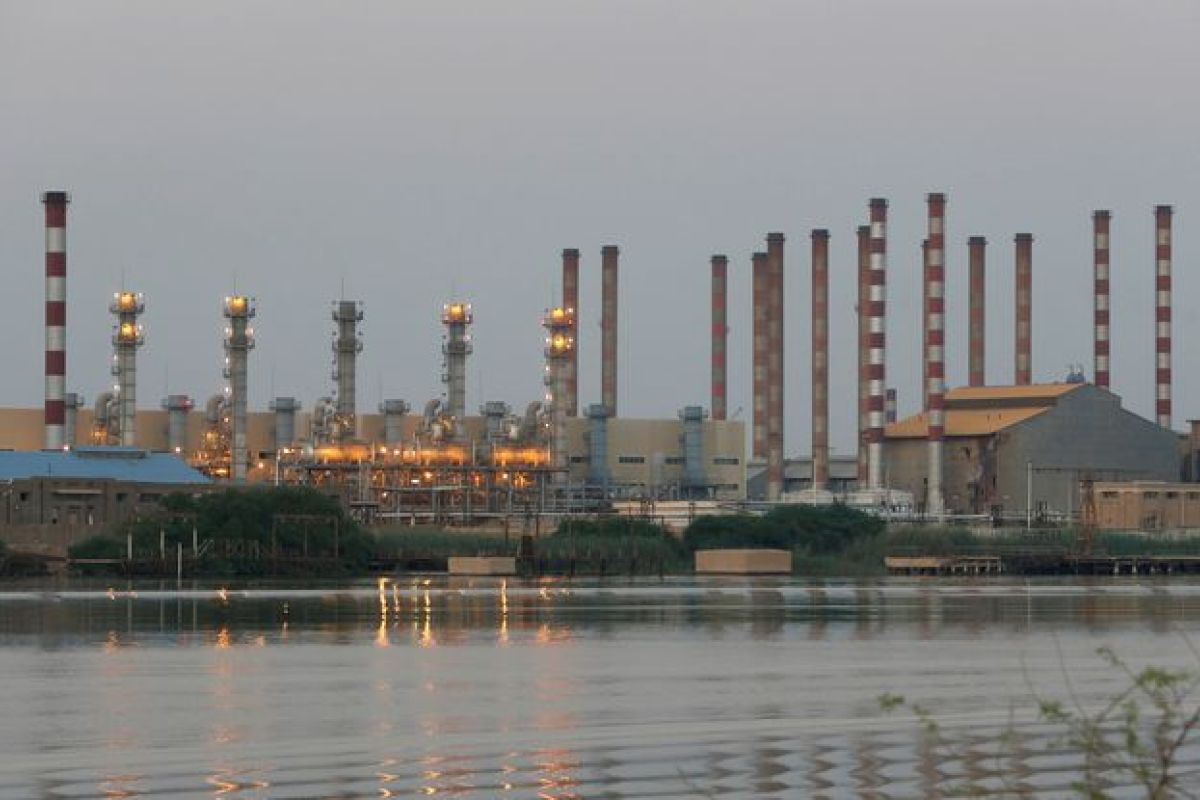 Harga minyak naik setelah tumpahan di Basra