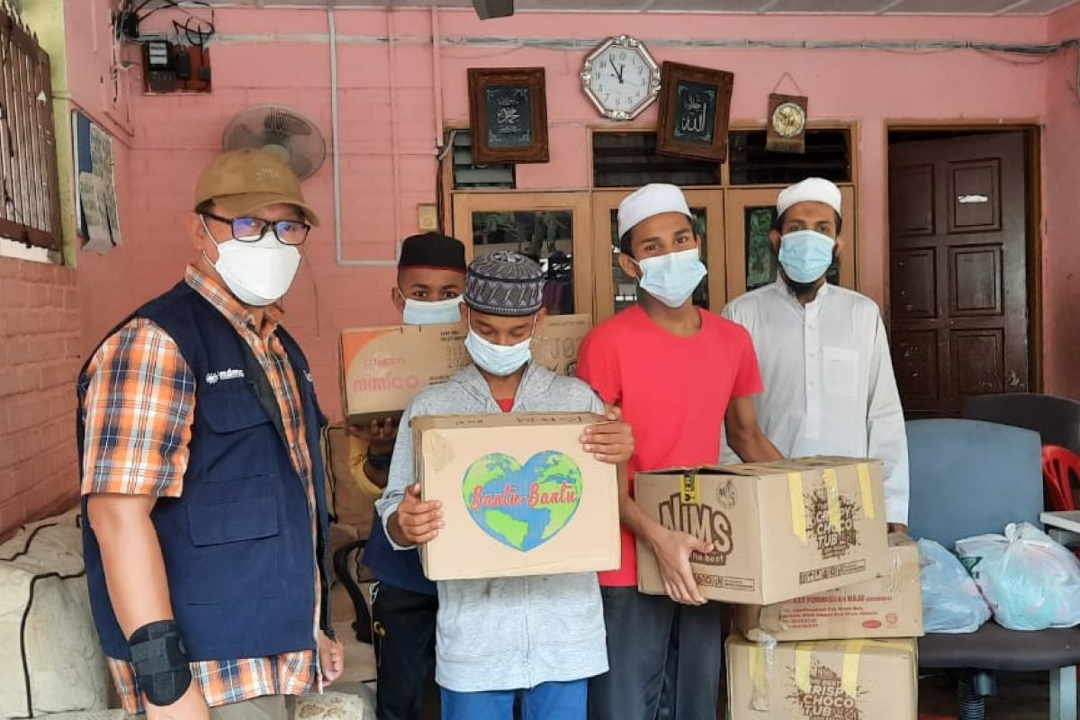Muhammadiyah menyalurkan bantuan ke rumah tahfiz Al Quran di Malaysia