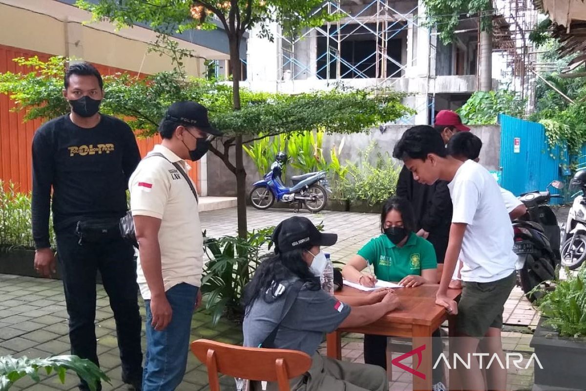 Tim Yustisi Denpasar pantau prokes di objek wisata Sanur