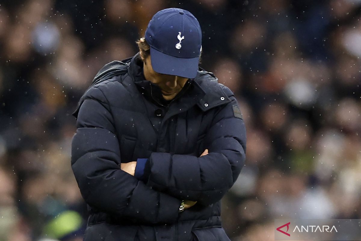 Conto: statusnya harusnya harus dievaluasi usah Tottenham dibekuk Burnley