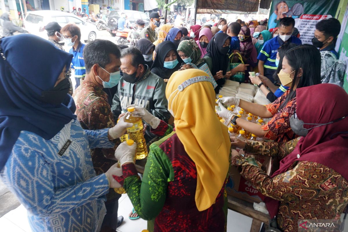 Operasi Pasar Minyak Goreng Antara News Jawa Timur