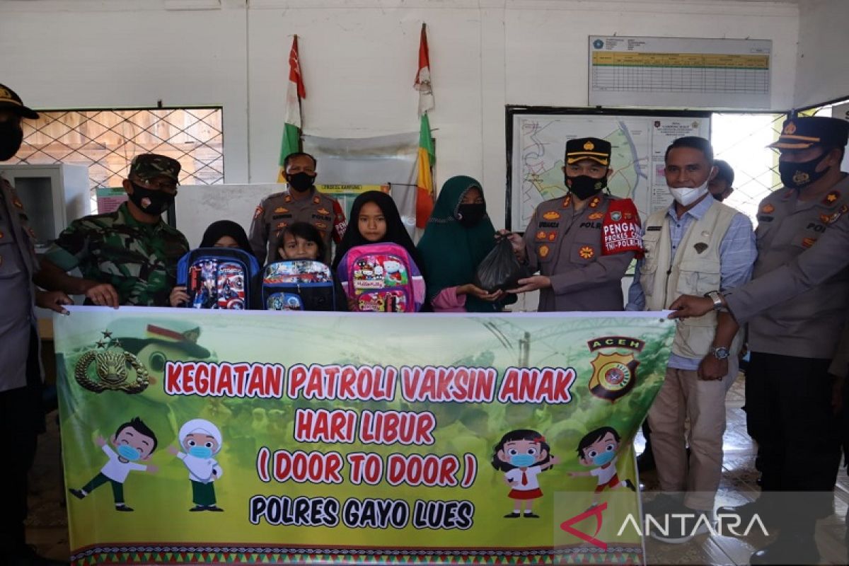 Gebrakan baru di hari libur, Kapolres Galus gelar vaksinasi anak door to door