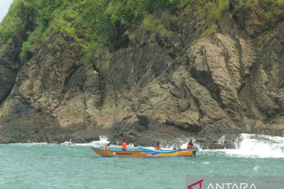 11 peserta ritual di Pantai Payangan Jember-Jatim ditemukan meninggal