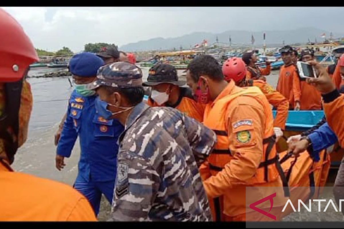 Gelar olah TKP, polisi selidiki kasus ritual tewaskan 11 orang di Pantai Payangan