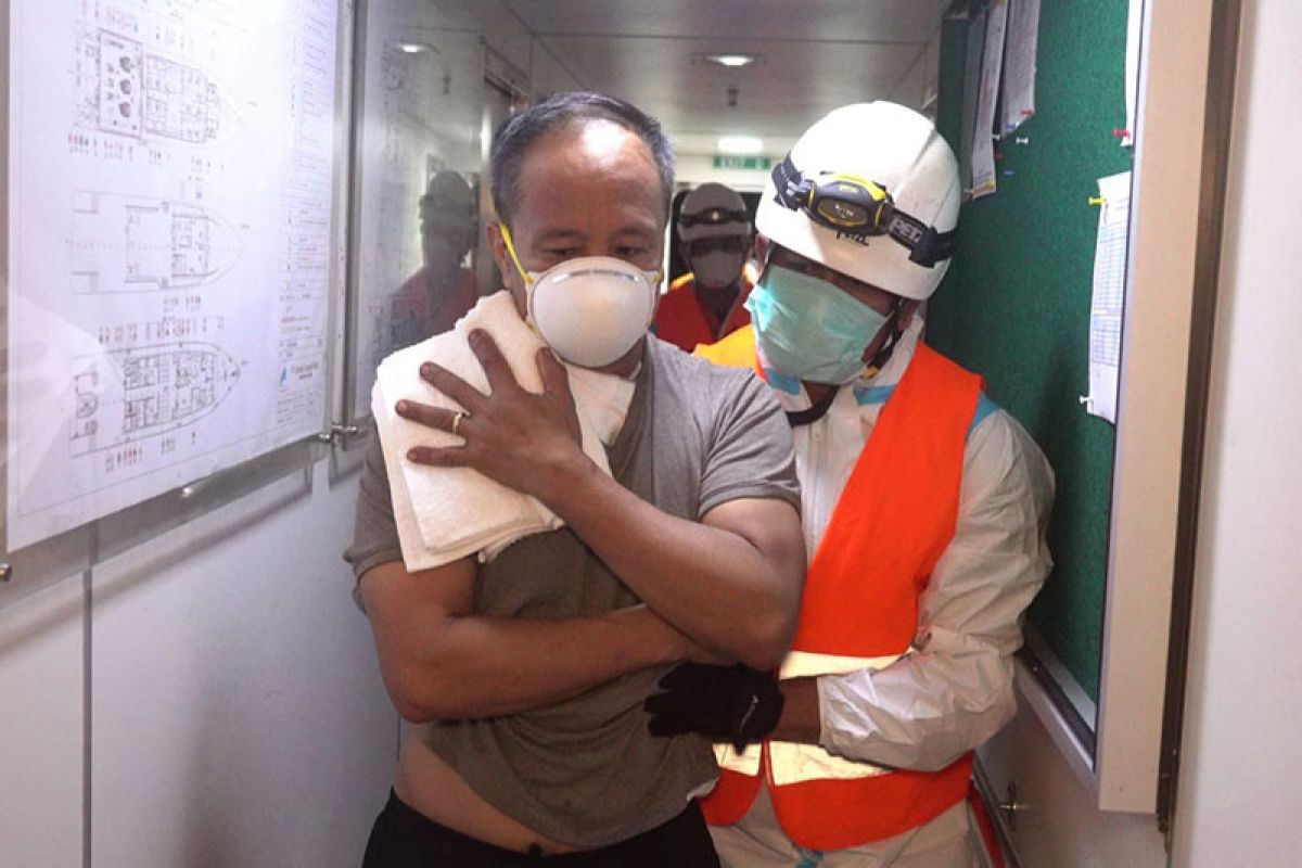 Tim SAR evakuasi warga negara Filipina alami kecelakaan kerja
