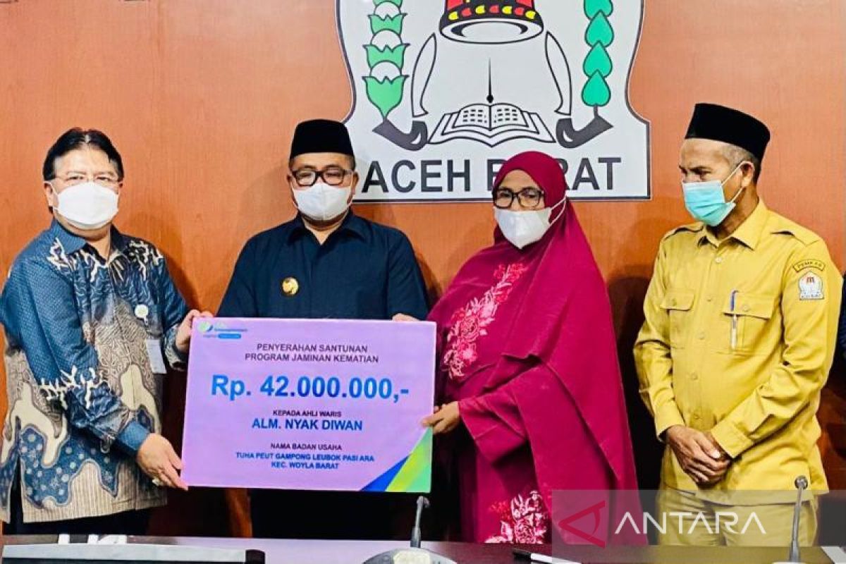Warga Aceh Barat terima santunan kematian Rp126 juta, begini kata bupati