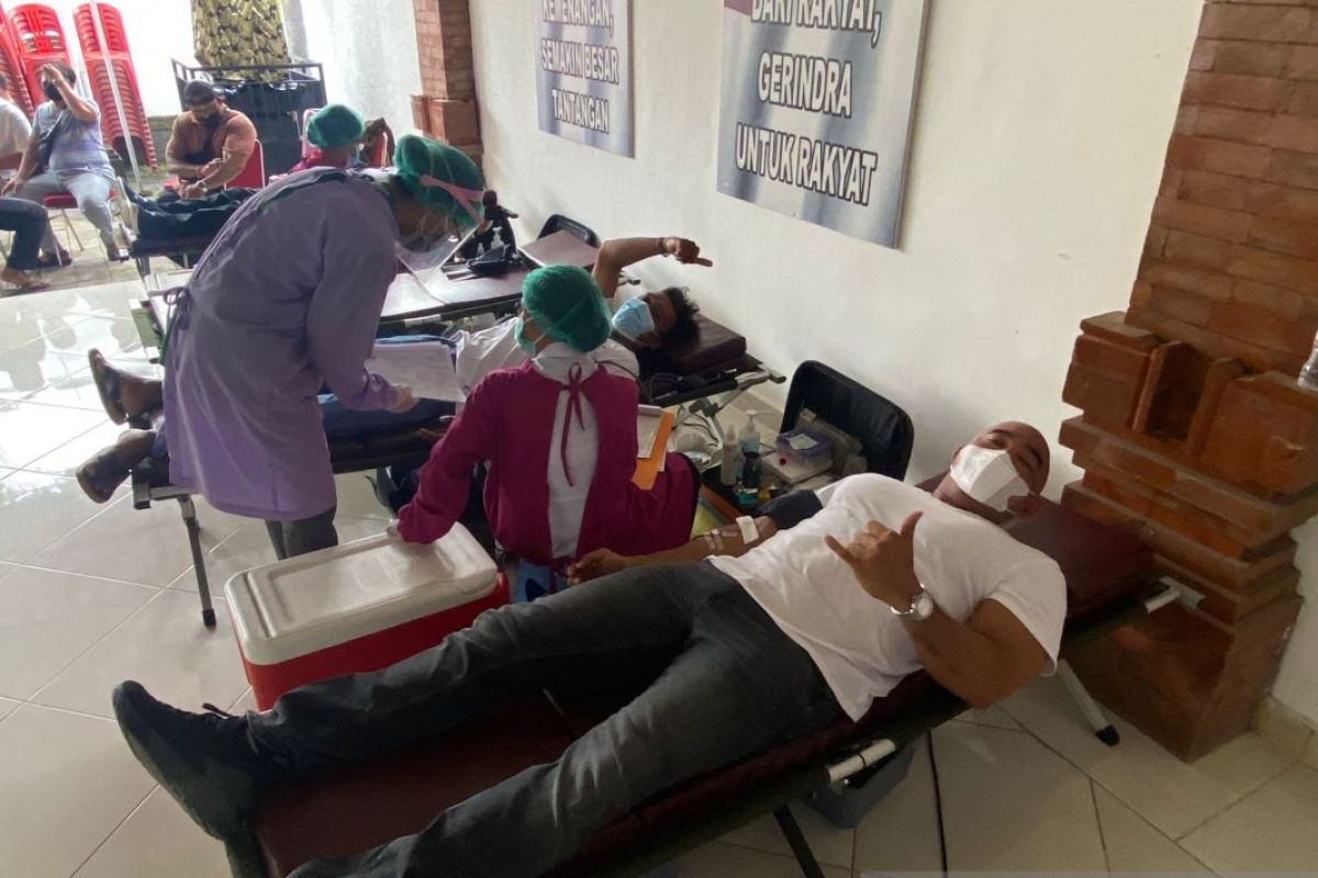 Partai Gerindra Bali lakukan donor darah untuk ketersediaan darah saat pandemi COVID-19