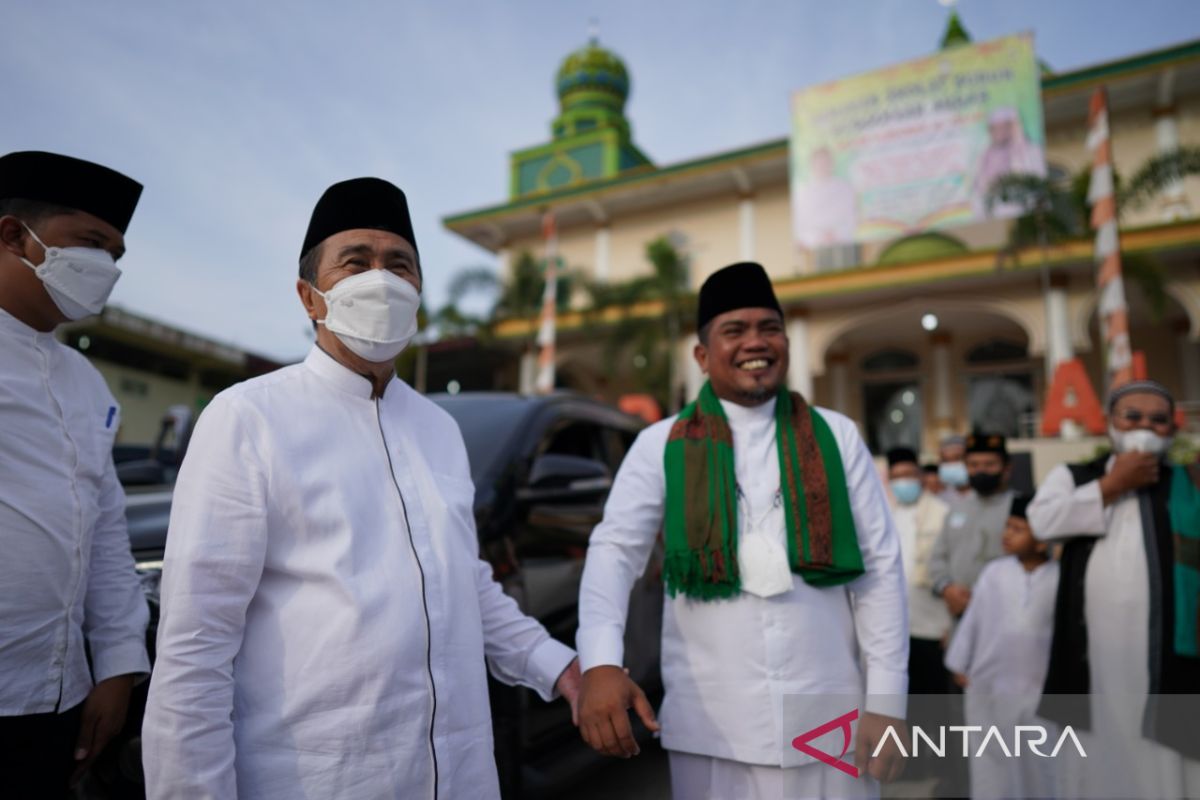 Salat subuh akbar di Pelalawan, Gubri ajak terapkan ekonomi syariah