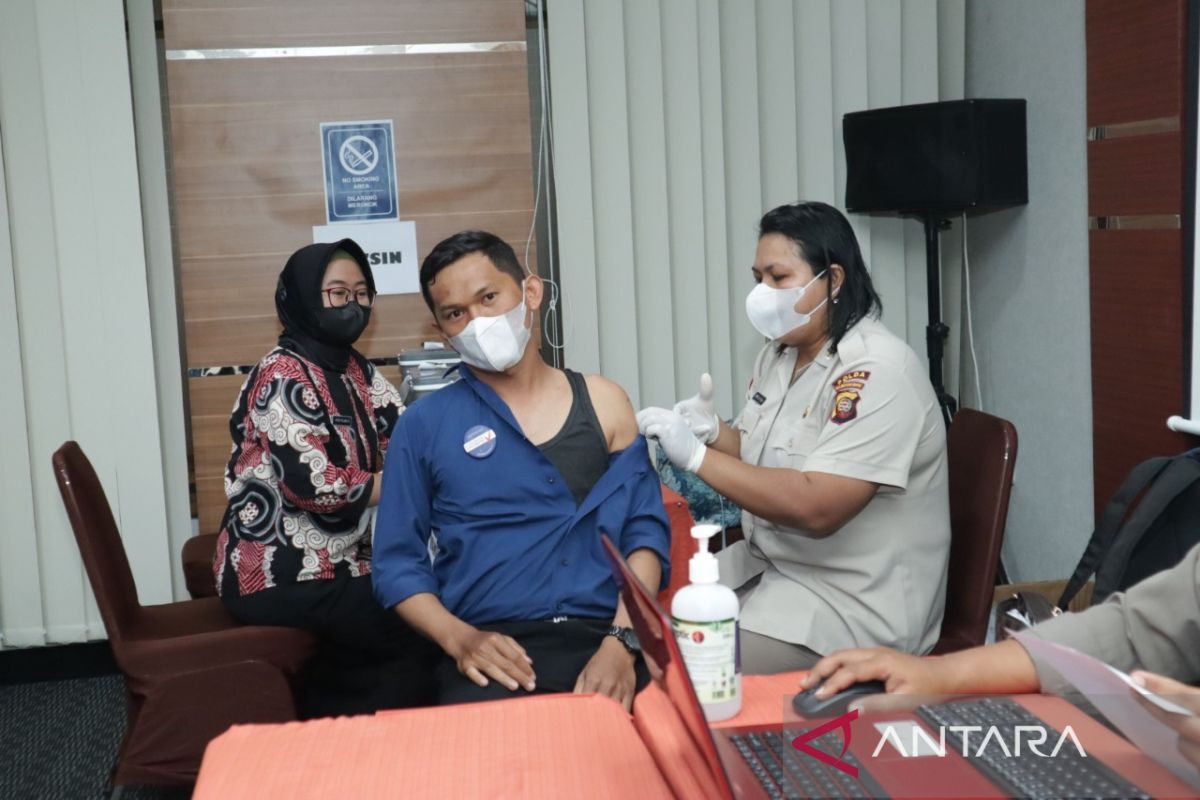 Hotel Aston Pontianak - Polda Kalbar gelar vaksin booster