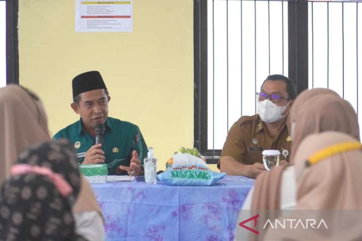 Pemkot Banjarmasin latih satu bulan wira usaha baru kue dan menjahit