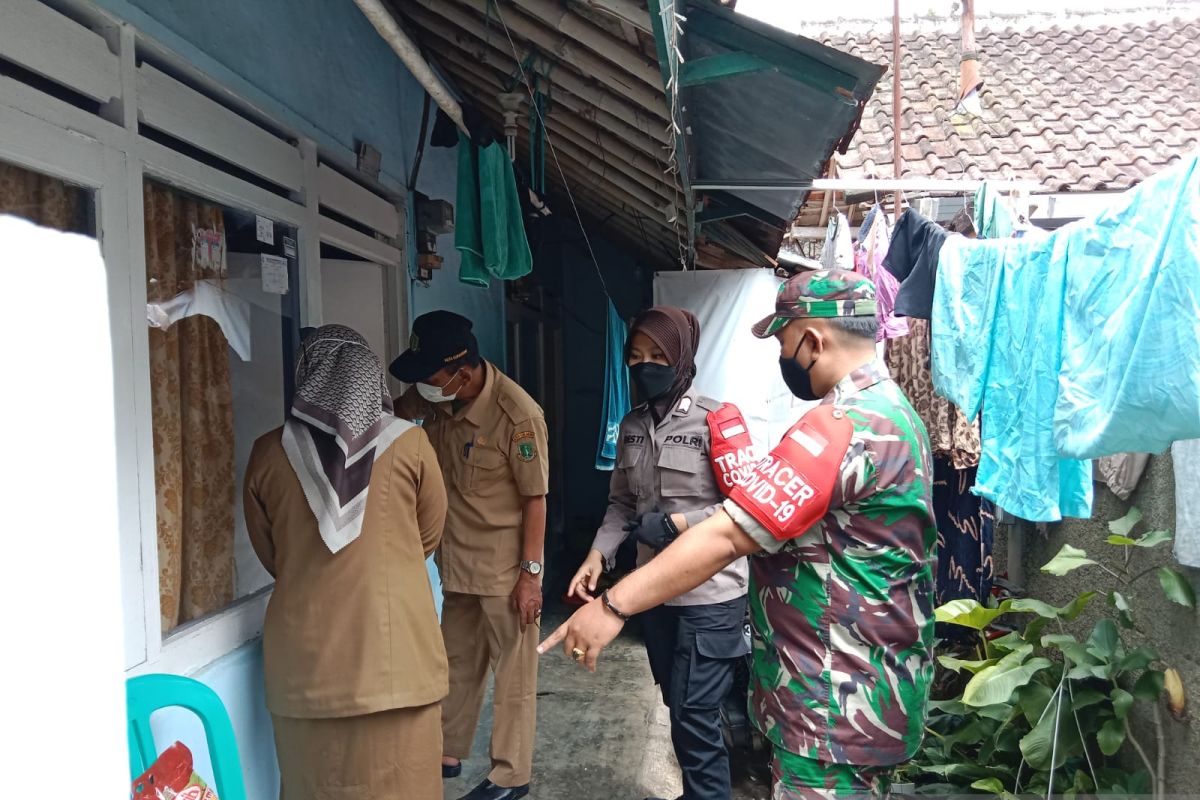 Polres Sukabumi Kota salurkan paket beras untuk pasien isolasi mandiri