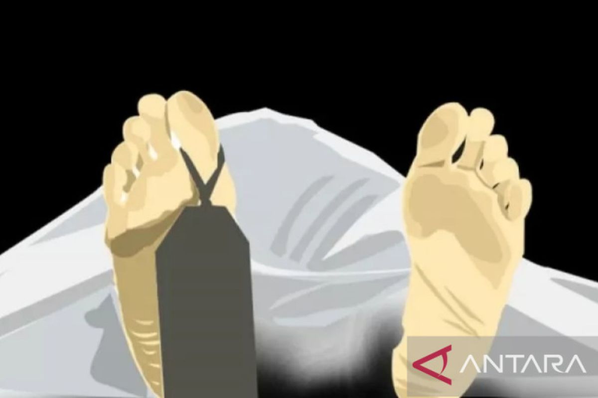 Polisi bantu evakuasi mayat petugas kebersihan makam di Pesanggrahan