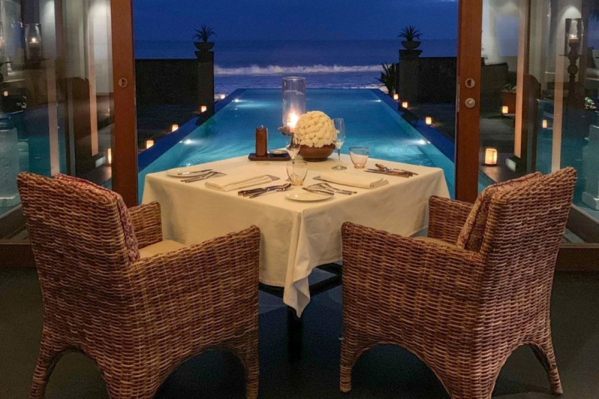 10 hotel miliki restoran bernuansa romantis di Indonesia