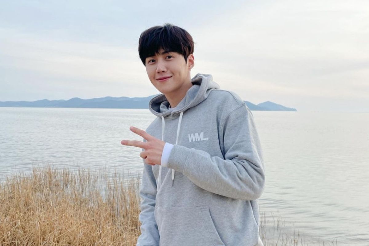 Kim Seon Ho telah kembali ke Instagram