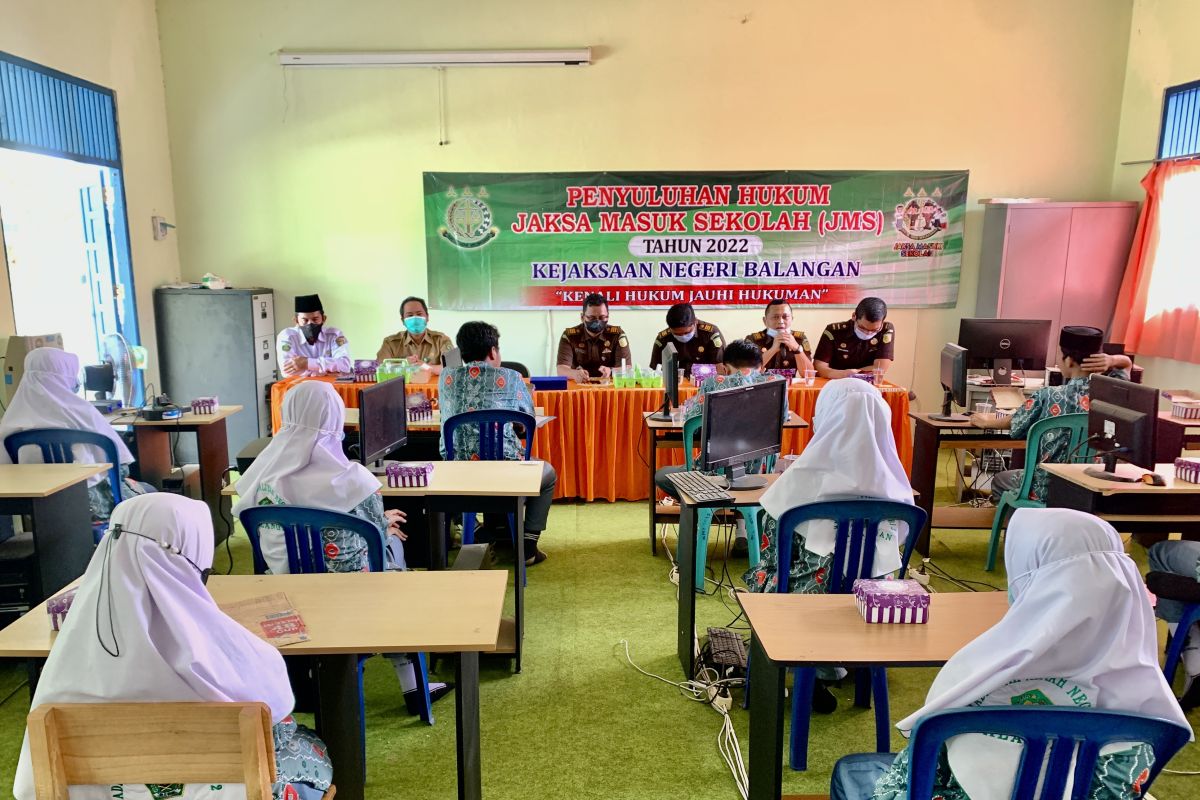 Program jaksa masuk sekolah di Balangan tekankan penegakan hukum