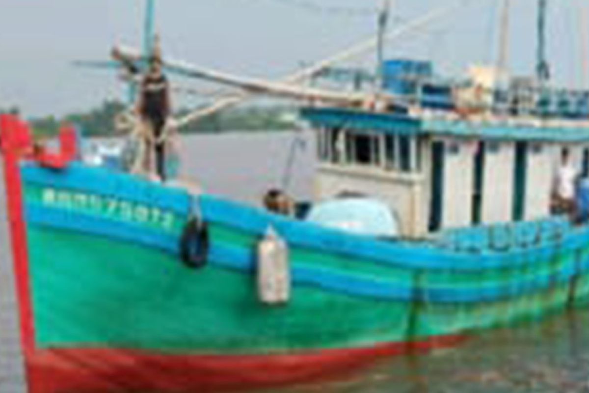 Kejati Kalbar serahkan dua kapal motor rampasan negara ke Kayong Utara