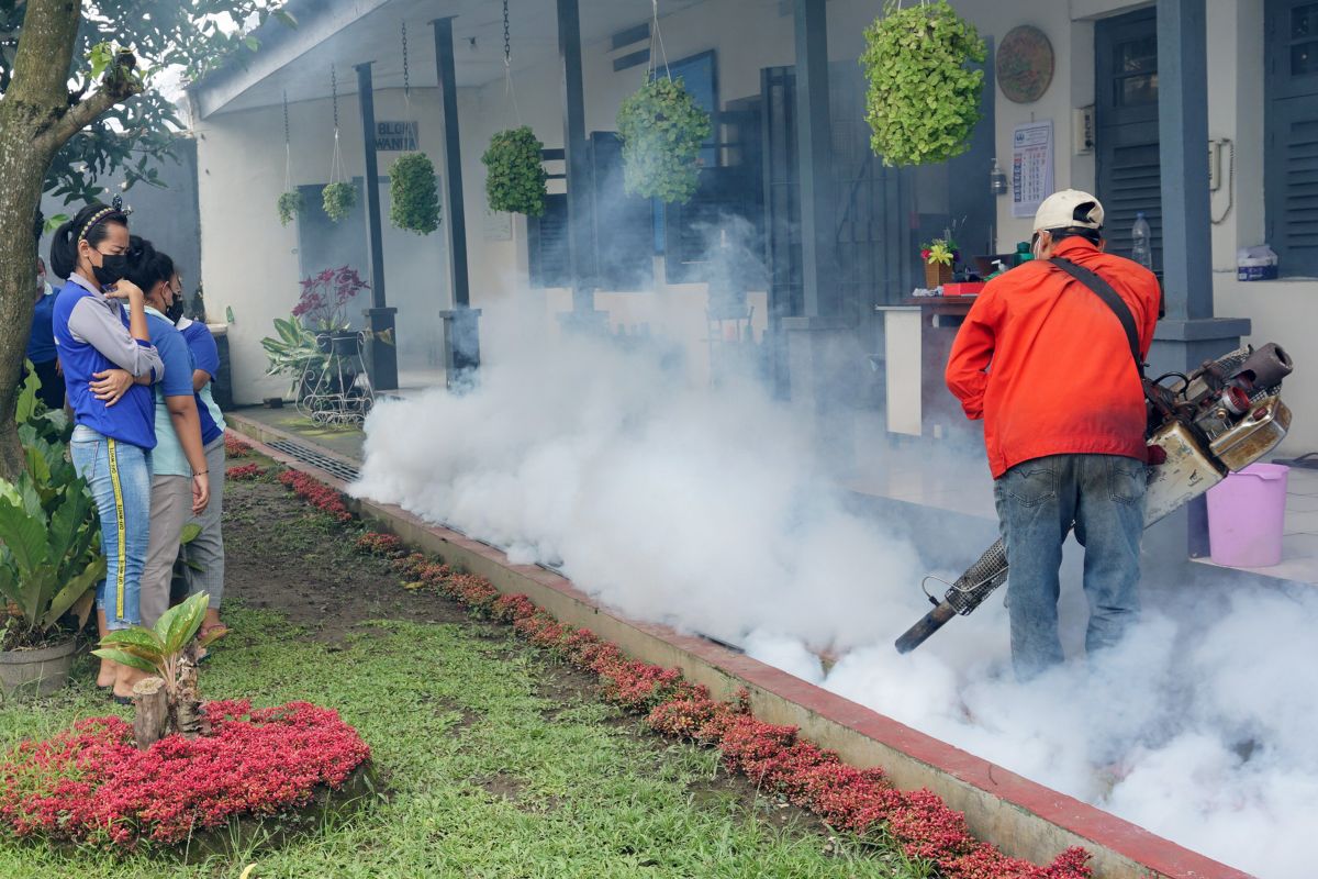 Seluruh kompleks Lapas Tulungagung di-fogging cegah penyebaran DBD