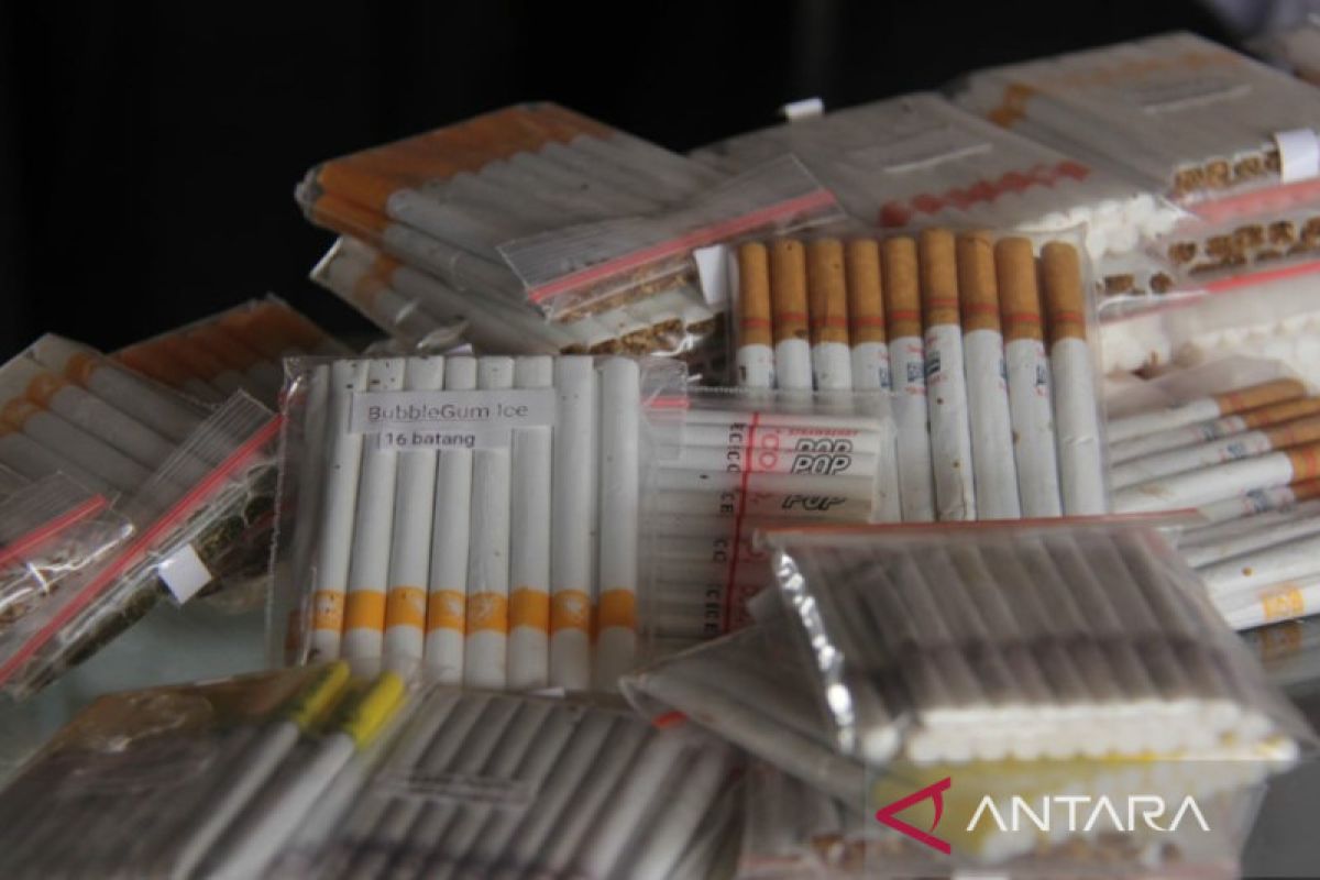 Bea Cukai Kendari sita 14.660 batang rokok ilegal