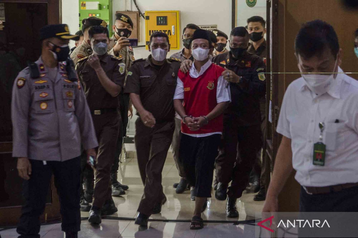 Pengadilan Tinggi Bandung kabulkan vonis mati Herry Wirawan