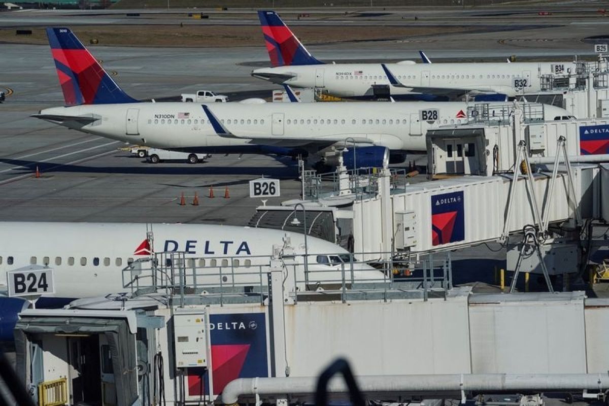 Maskapai penerbangan AS berhasil angkut 670,4 juta penumpang pada 2021