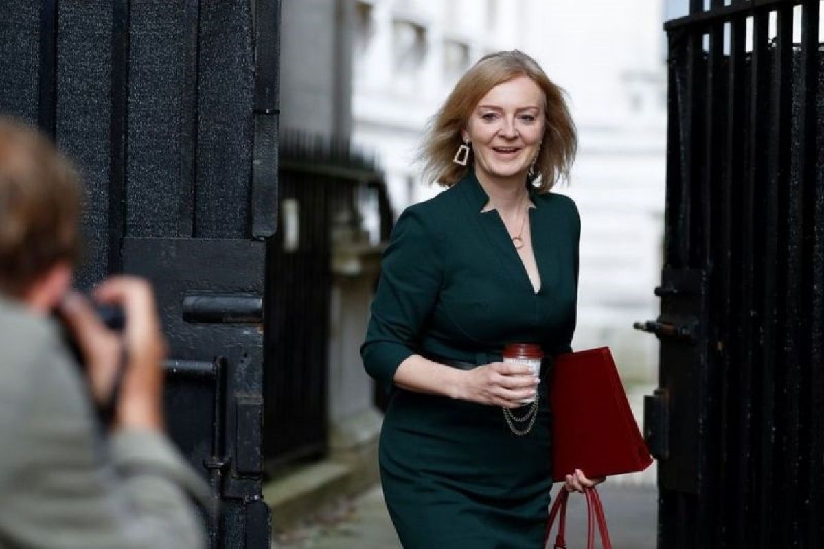 Menlu Liz Truss calonkan diri jadi PM Inggris