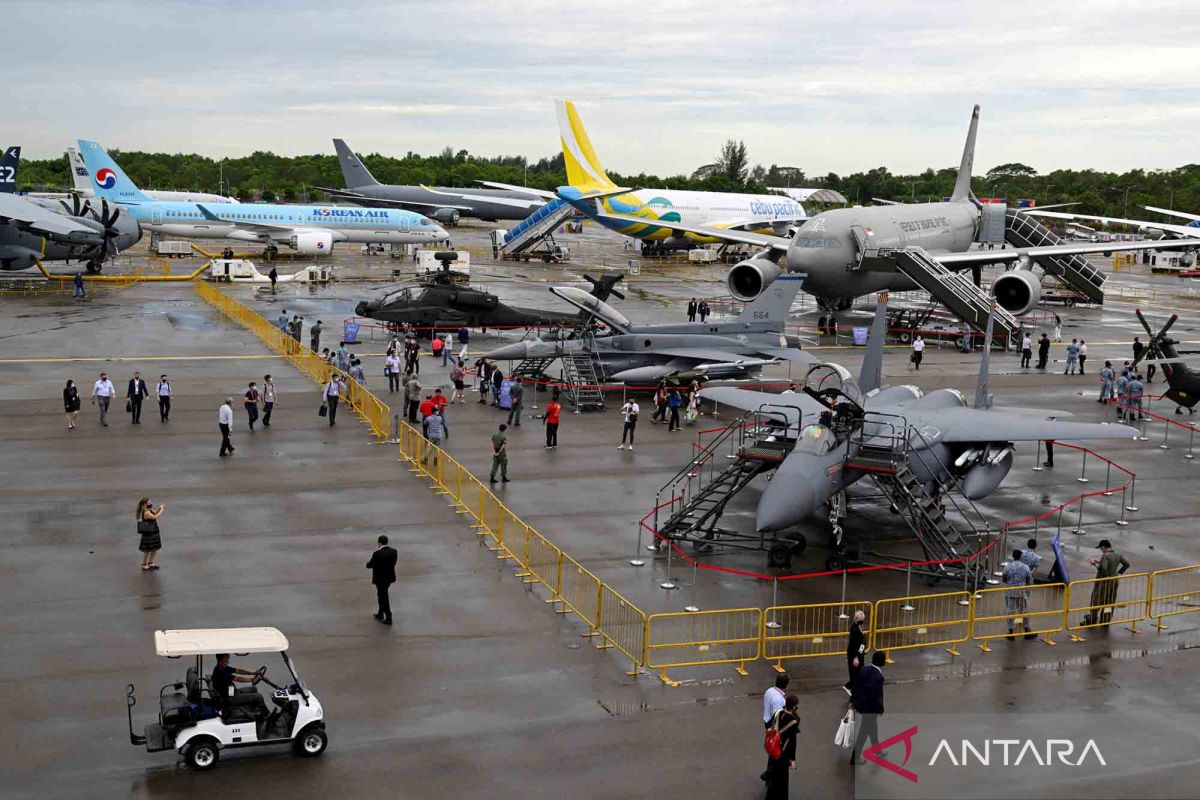 China boyong aneka pesawat militer ke Singapore Airshow