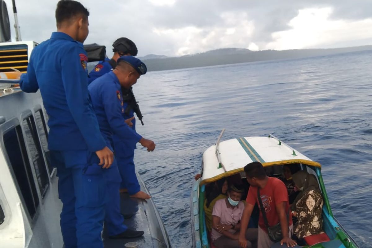 Polairud Polda Maluku gelar patroli di perairan pulau Haruku, tegakkan hukum