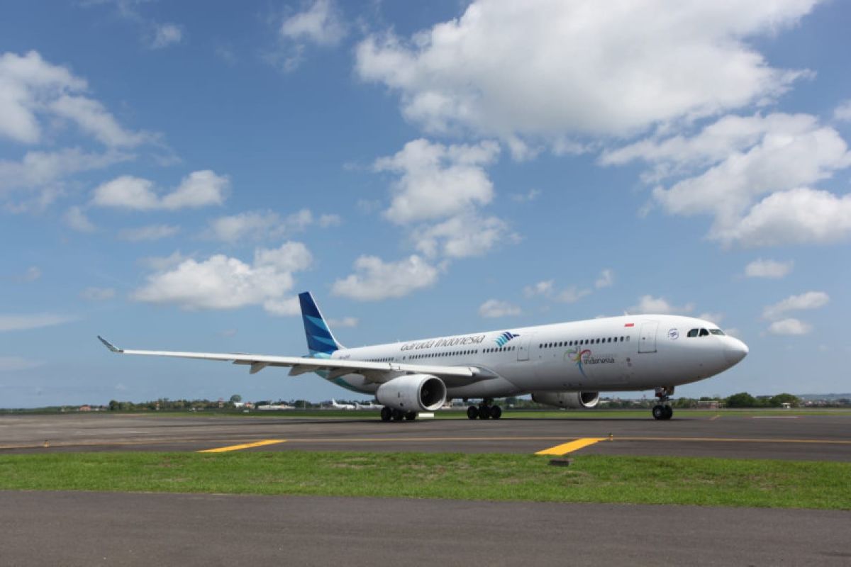 Garuda Indonesia melayani rute penerbangan Surabaya-Lombok