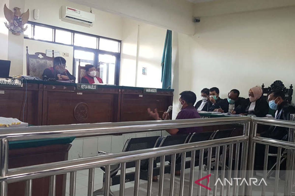 Pejabat PIP Semarang  Janny Adriani Djari diperiksa di pengadilan soal kematian taruna