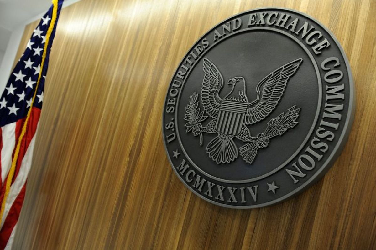 SEC AS sedang selidiki perdagangan Wall Street dalam blok besar saham